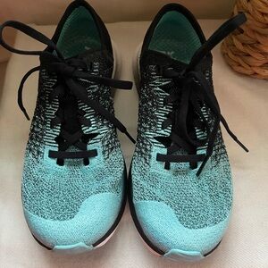 Nwot’s Under Armour Women’s Black and Blue Athletic Shoes